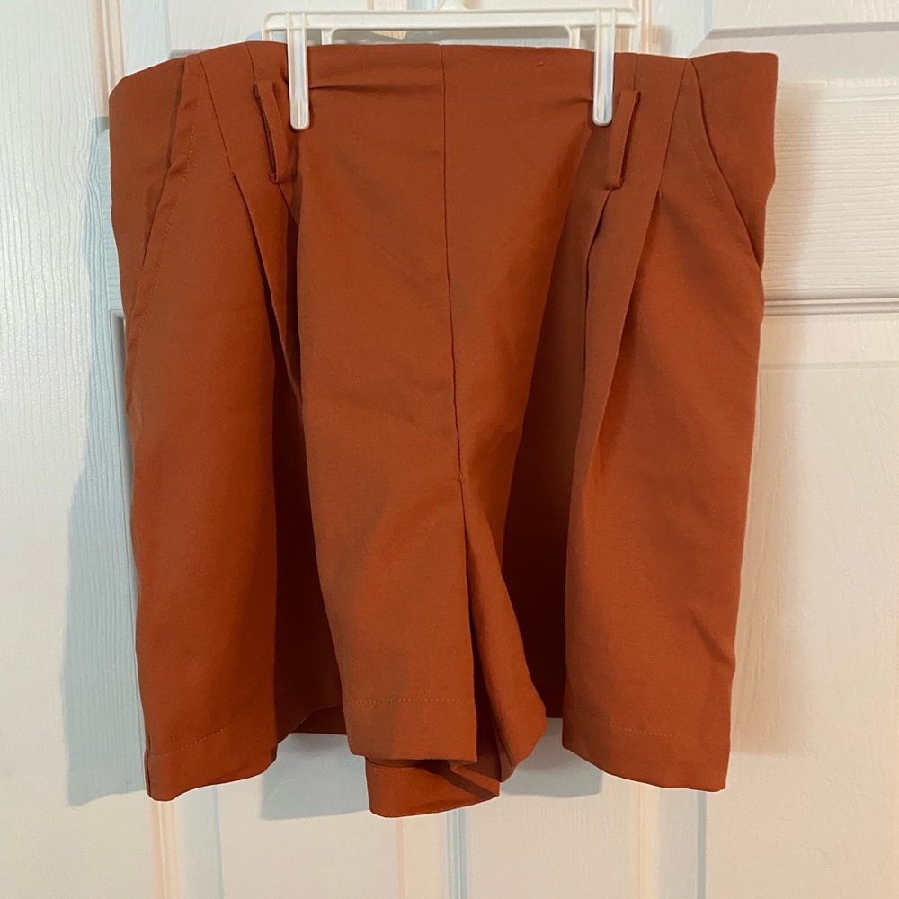 Cute shorts, you can dress up or dress down